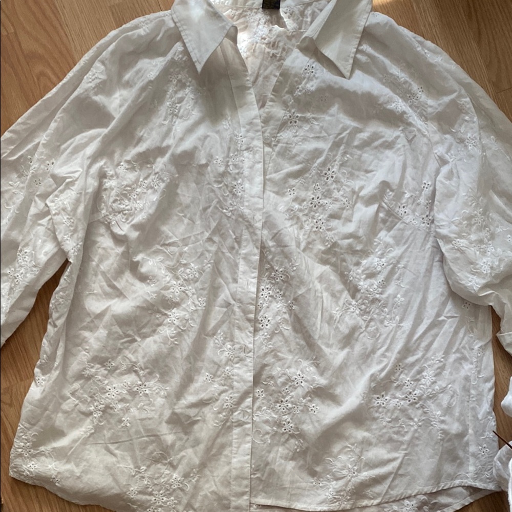 White  Preowned Embroidered Button-Up Shirt 3 X Excellent